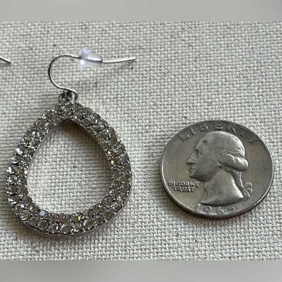 Sparkling Teardrop Crystal Earrings ✨ - Picture 3 of 4